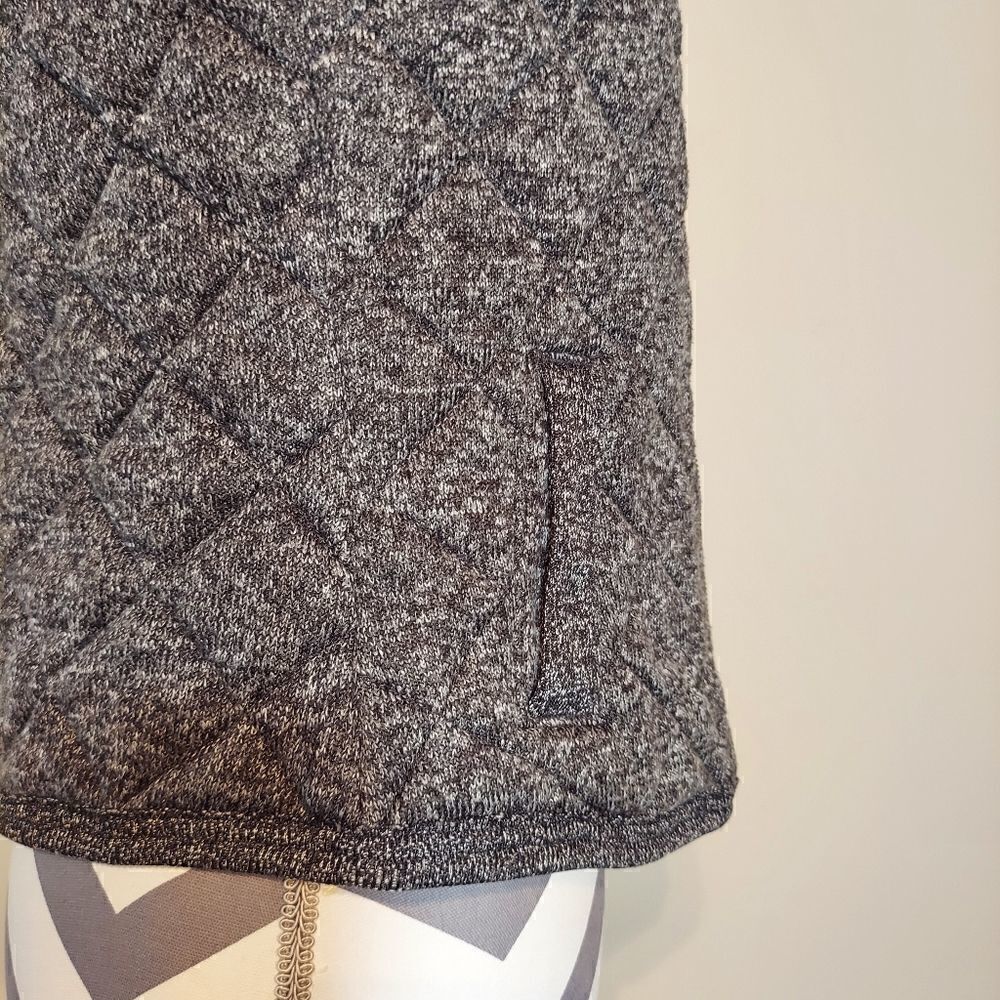 Quilted Knit Vest   - Picture 4 of 8